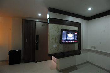 Jal Sagar Hotel Vadodara Exterior foto